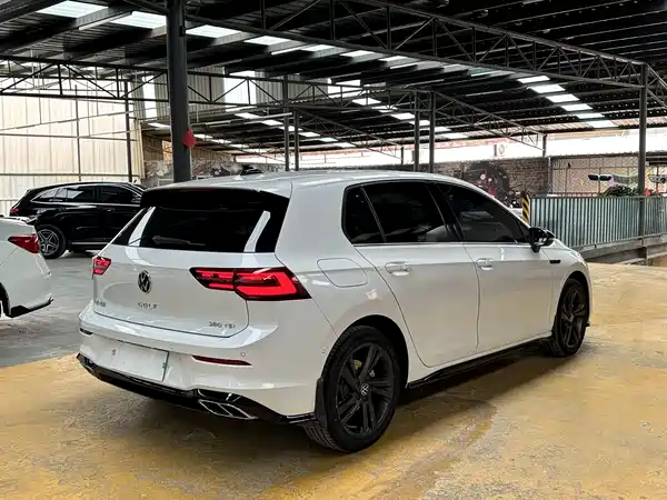 Volkswagen Golf 2021