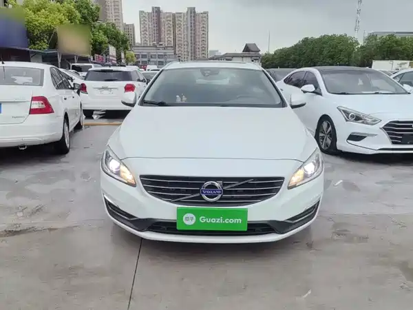 Volvo V60 2015