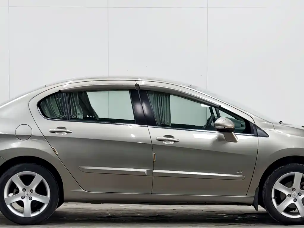 Peugeot 408 2013 — фото 8