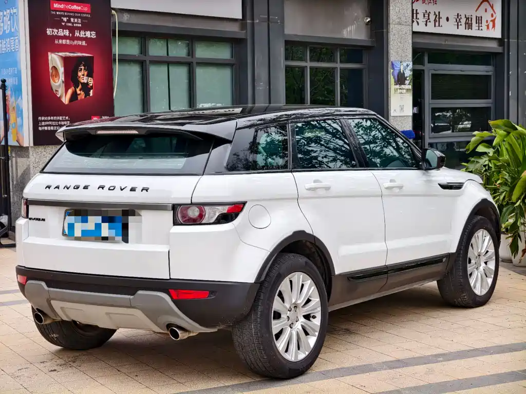 Land Rover Evoque 2015 — фото 10