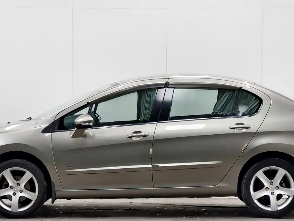 Peugeot 408 2013 — фото 7