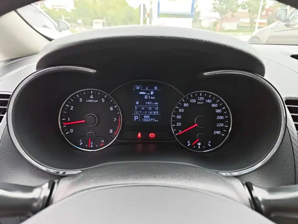 Kia K3 2015 — фото 12