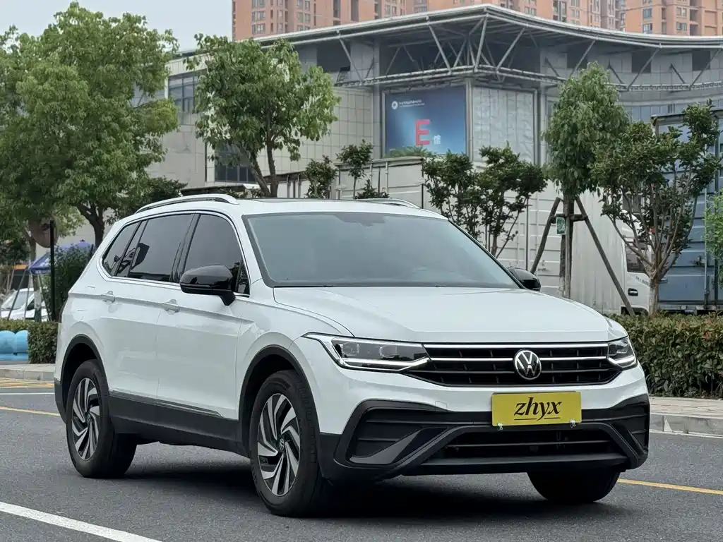 Volkswagen Tiguan L 2025 — фото 3