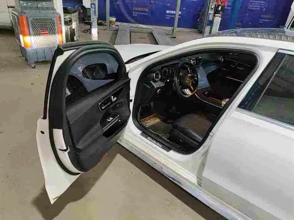 Mercedes-Benz C-Class 2023 — фото 5