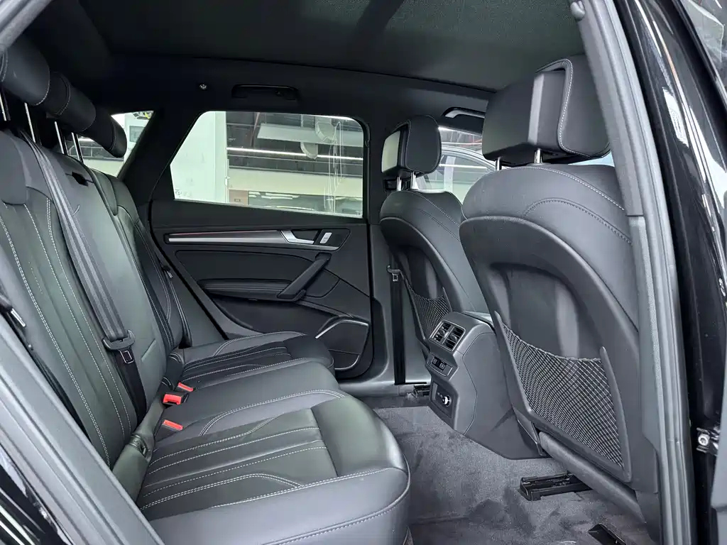 Audi Q5L 2023 — фото 15