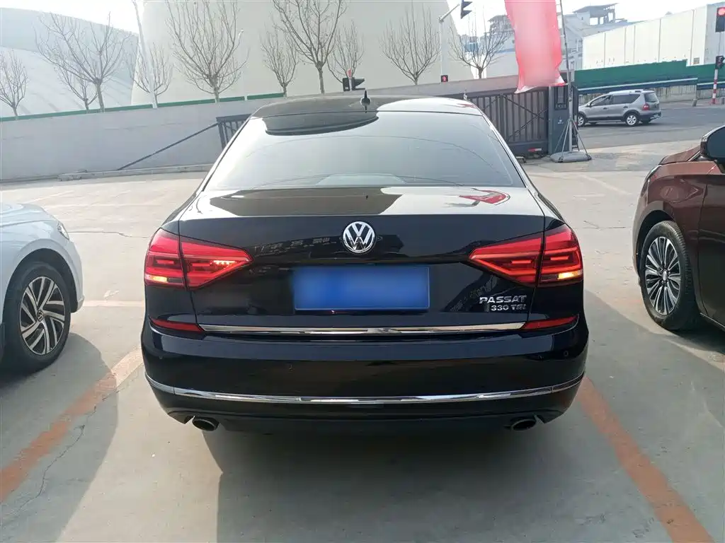 Volkswagen Passat 2017 — фото 6
