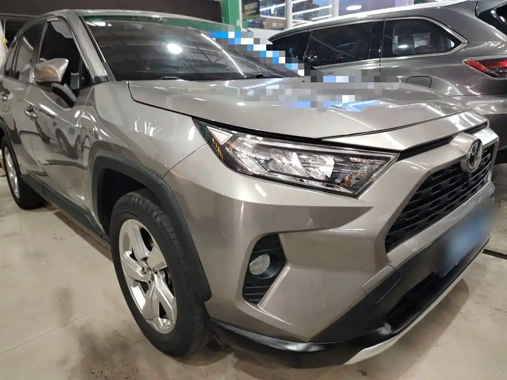 Toyota RAV4 2020 — фото 22