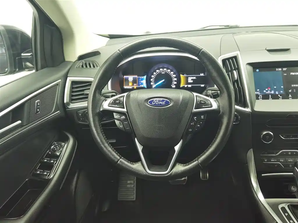 Ford Edge 2019 — фото 11