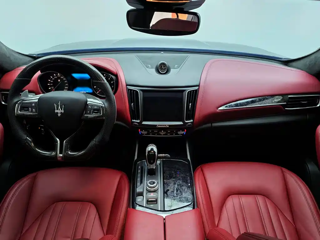 Maserati Levante 2016 — фото 20