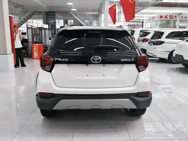 Toyota Yaris L 2022
