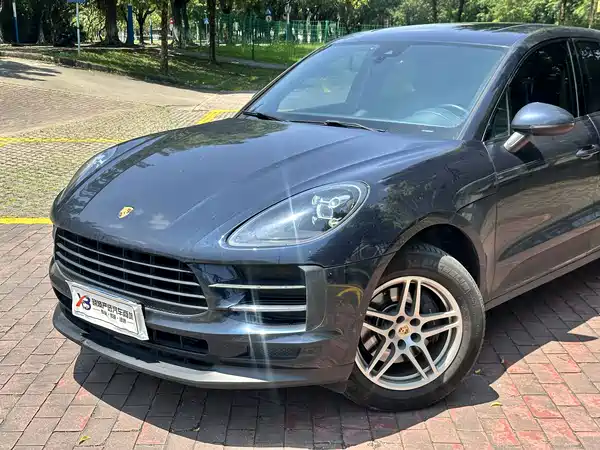 Porsche Macan 2021
