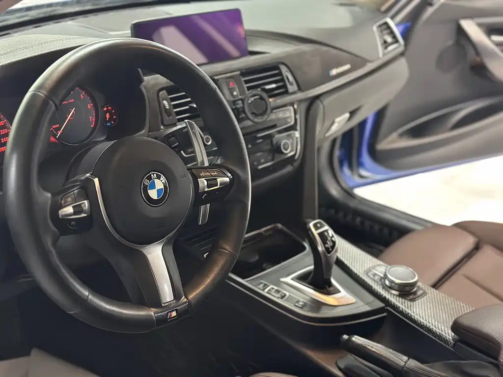 BMW 3 Series 2018 — фото 7