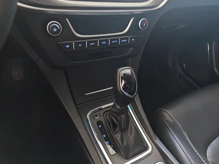 Geely Emgrand 2018 — фото 16