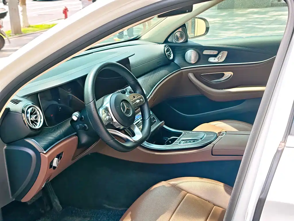 Mercedes-Benz E-Class 2019 — фото 4