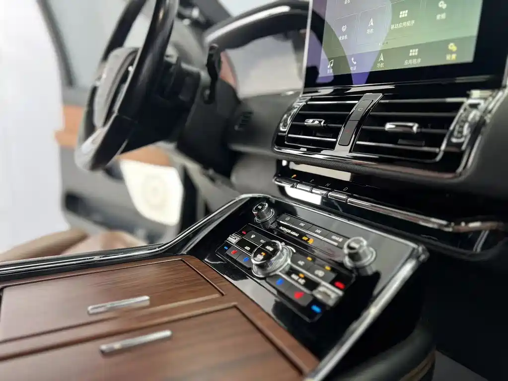 Lincoln Navigator 2019 — фото 15
