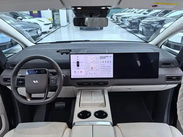 Li Auto MEGA 2025