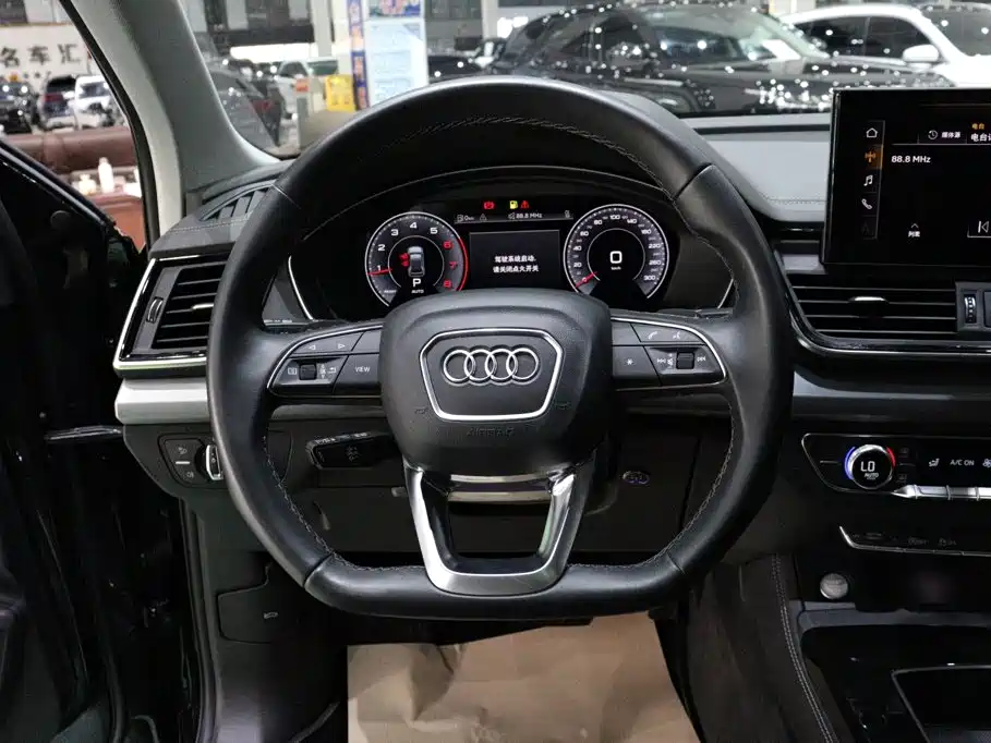 Audi Q5L 2022 — фото 13