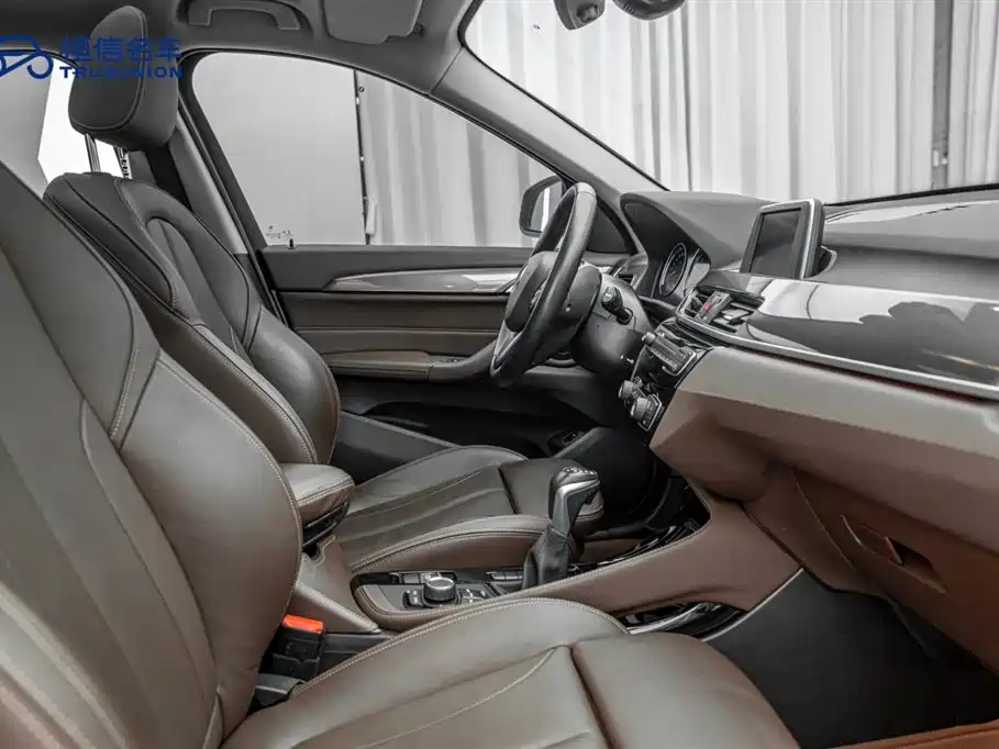 BMW X1 2019 — фото 15