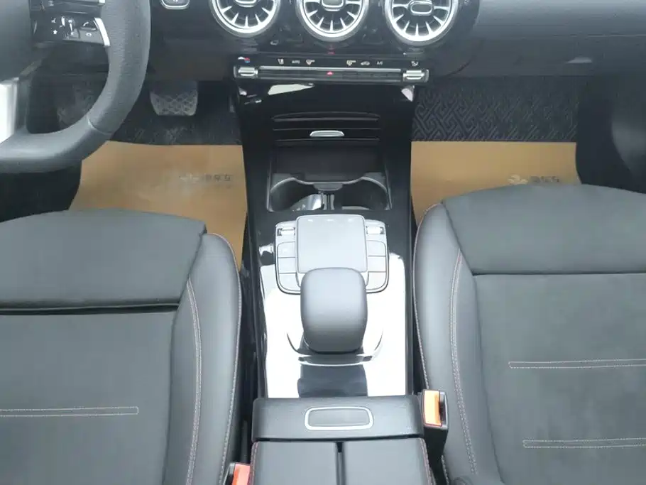 Mercedes-Benz A-Class 2023 — фото 16