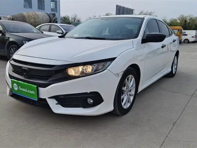 Honda Civic 2018 — фото 1