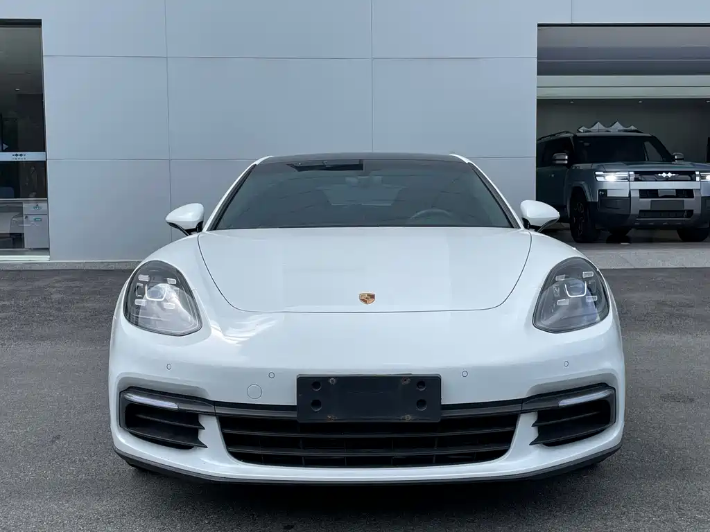 Porsche Panamera 2017 — фото 2