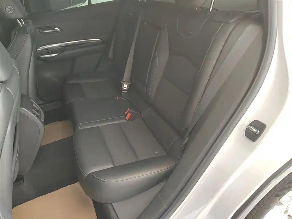 Cadillac XT4 2019 — фото 17