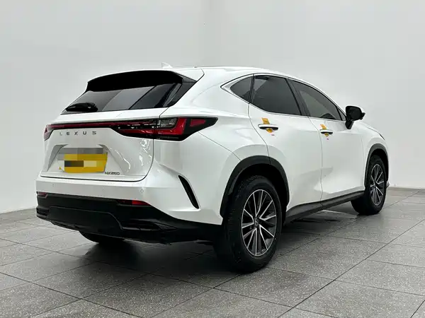 Lexus NX 2023