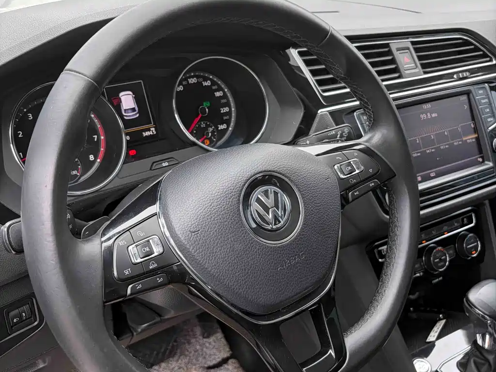 Volkswagen Tiguan L 2017 — фото 11