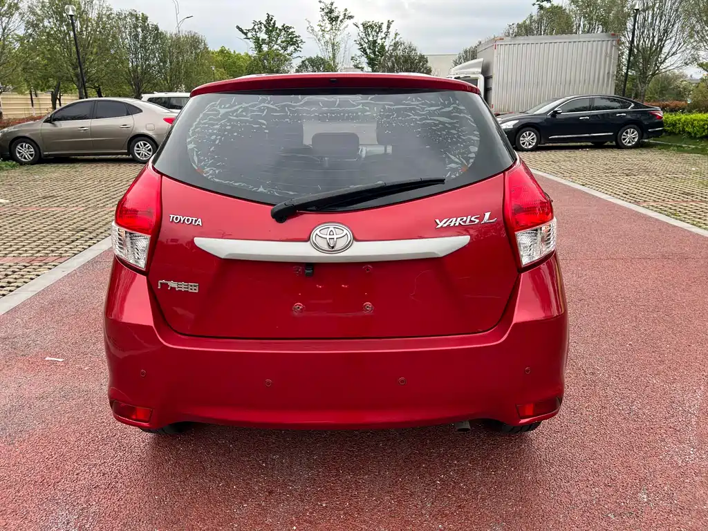 Toyota Yaris L 2016 — фото 9