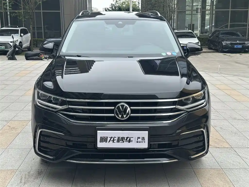 Volkswagen Tiguan L 2023 — фото 3