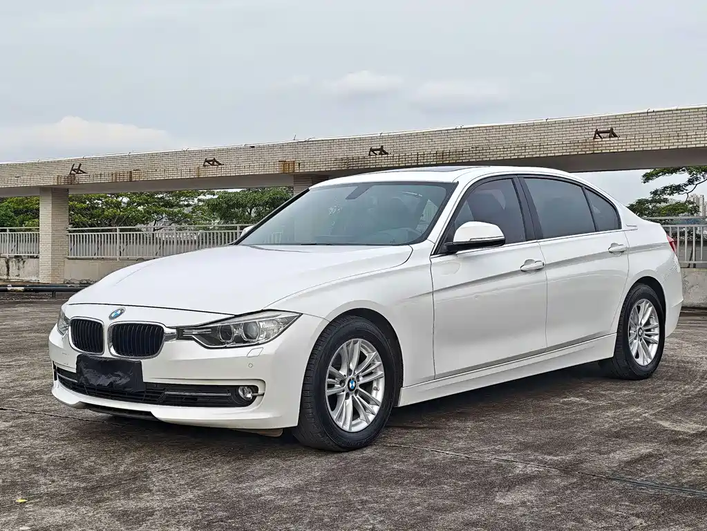 BMW 3 Series 2015 — фото 1