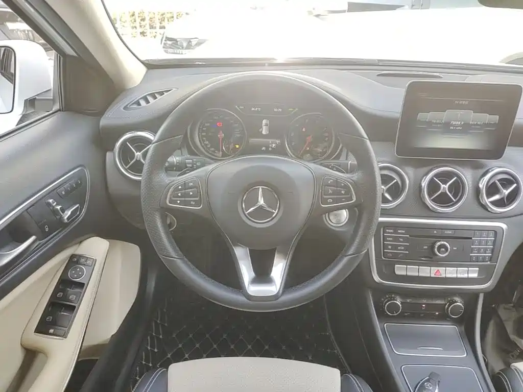 Mercedes-Benz GLA 2018 — фото 11