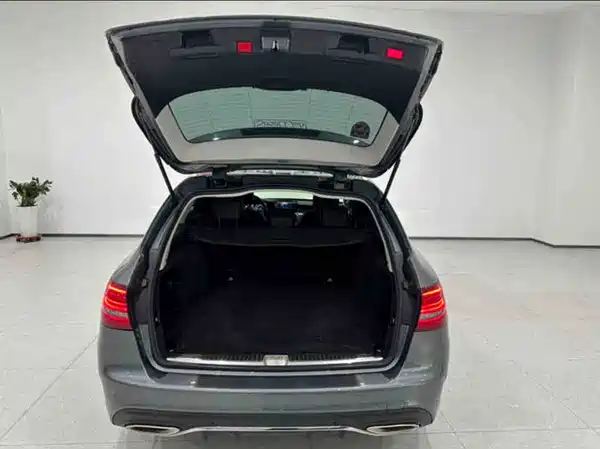 Mercedes-Benz C-Class 2020