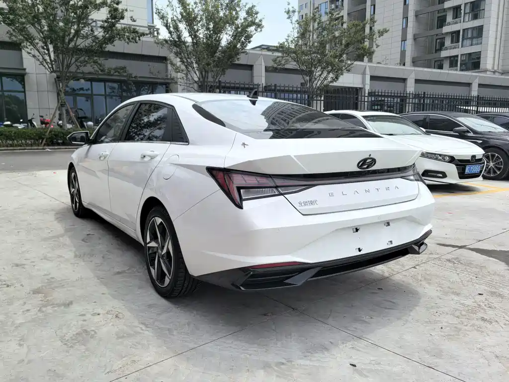 Hyundai Elantra 2021