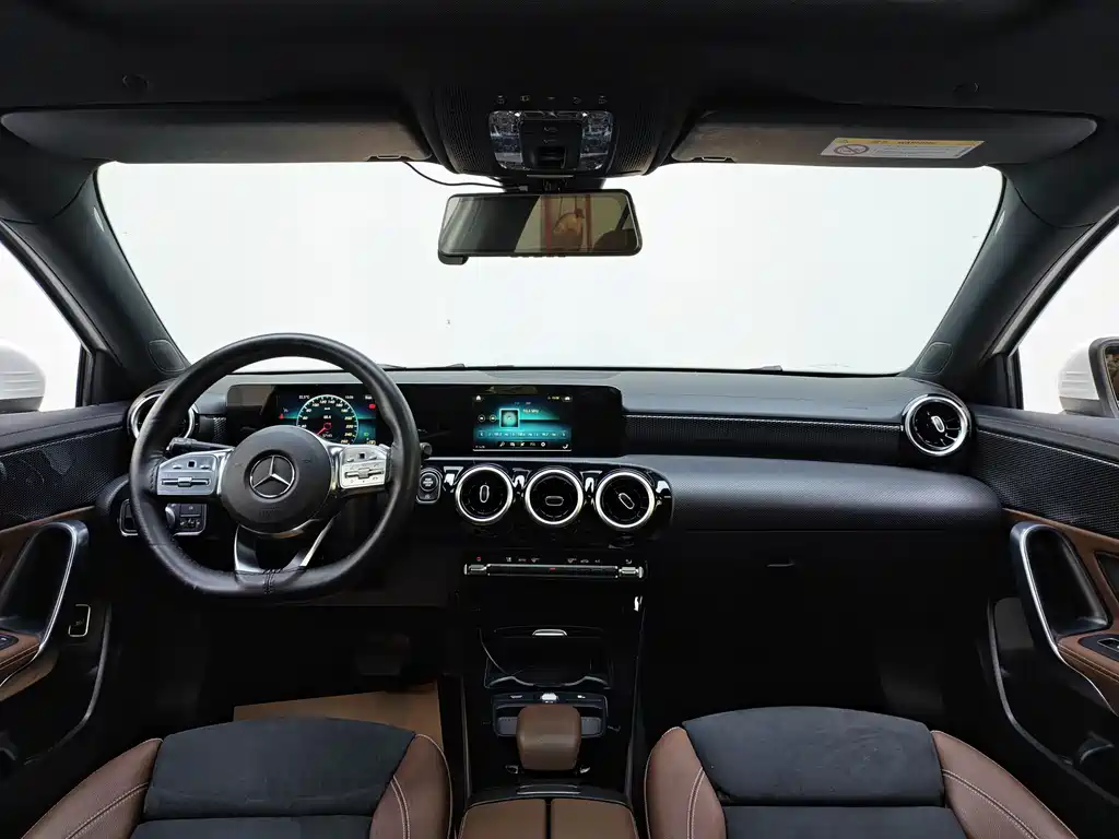 Mercedes-Benz A-Class 2019 — фото 11