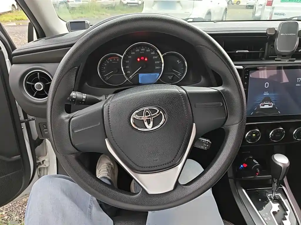 Toyota Corolla 2018 — фото 11