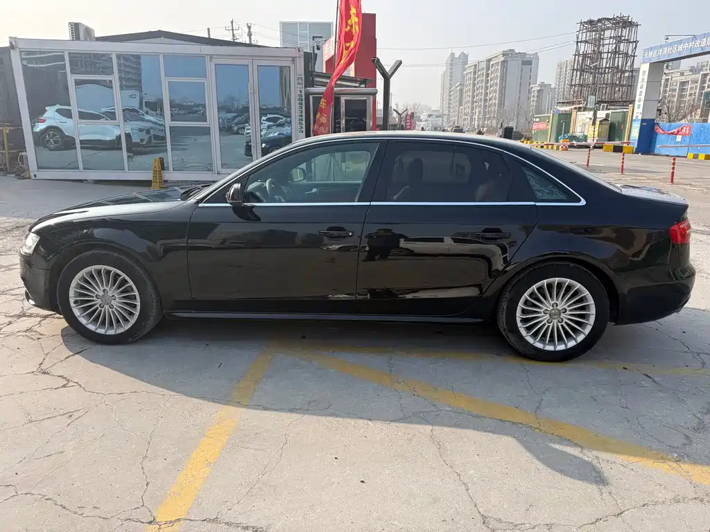 Audi A4L 2015