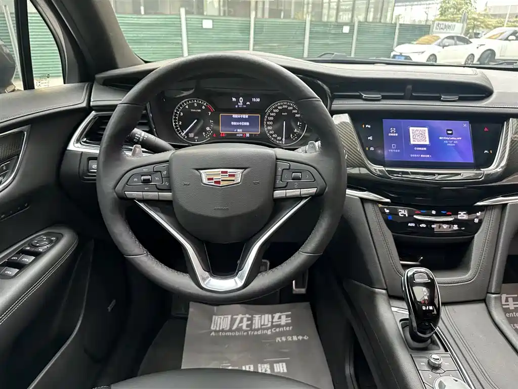 Cadillac XT6 2023 — фото 10