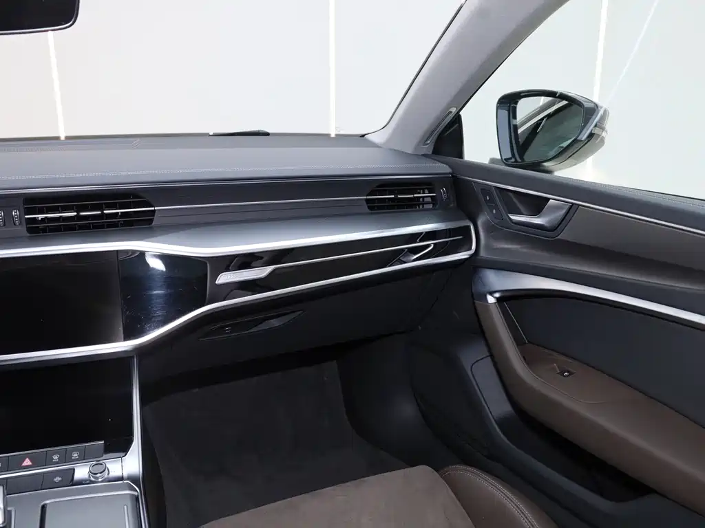 Audi A7L 2024 — фото 14