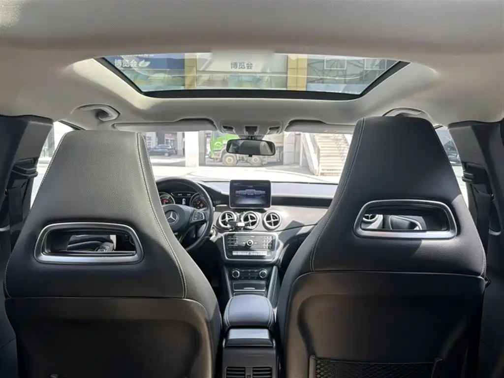 Mercedes-Benz GLA 2018 — фото 18