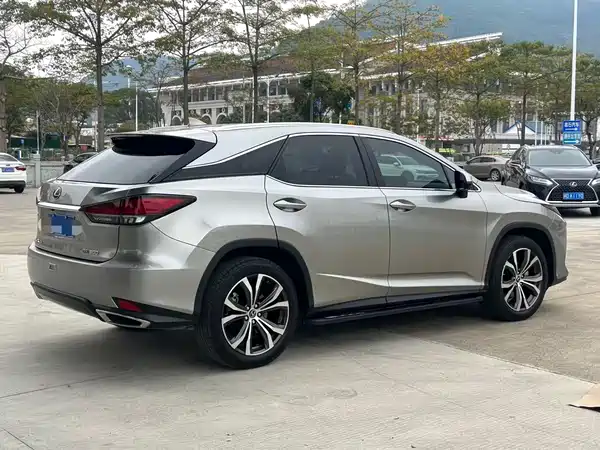 Lexus RX 2021