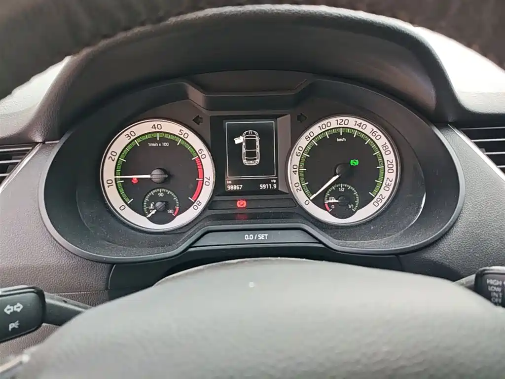 Skoda Octavia 2017 — фото 12