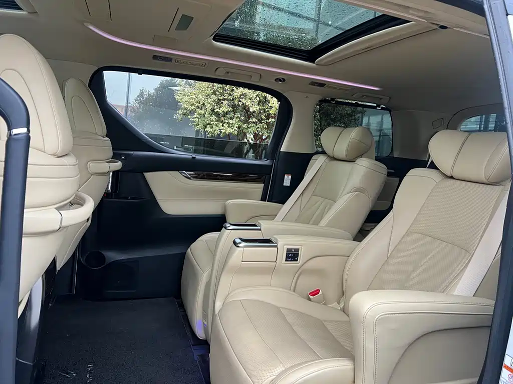 Toyota Alphard 2020 — фото 3