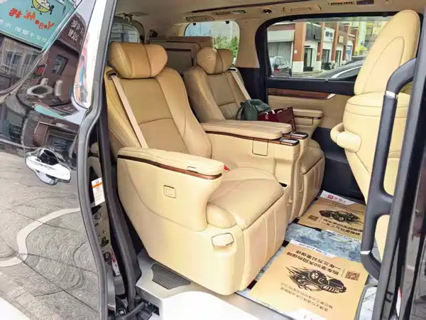 Toyota Alphard 2015