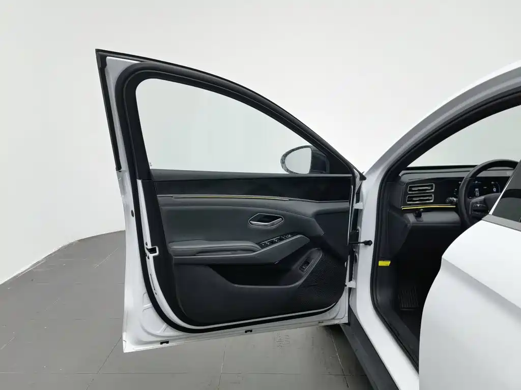 BYD Qin L 2025 — фото 8