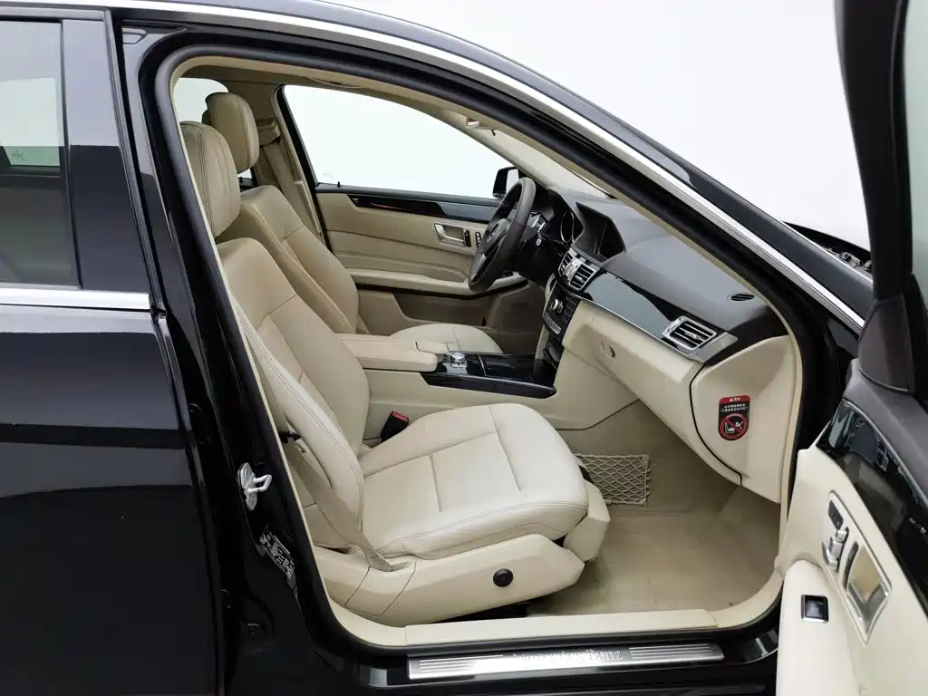 Mercedes-Benz E-Class 2013 — фото 23