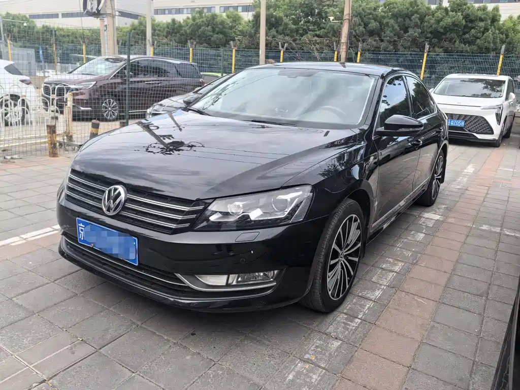 Volkswagen Passat 2015 — фото 1