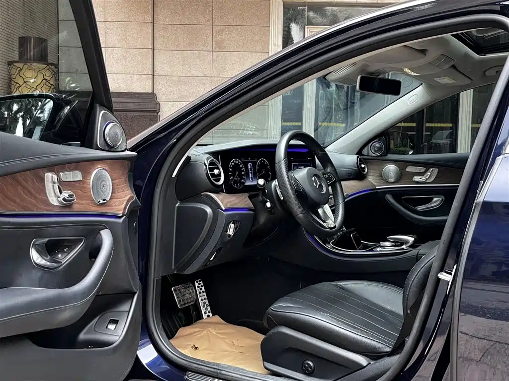 Mercedes-Benz E-Class 2016 — фото 10