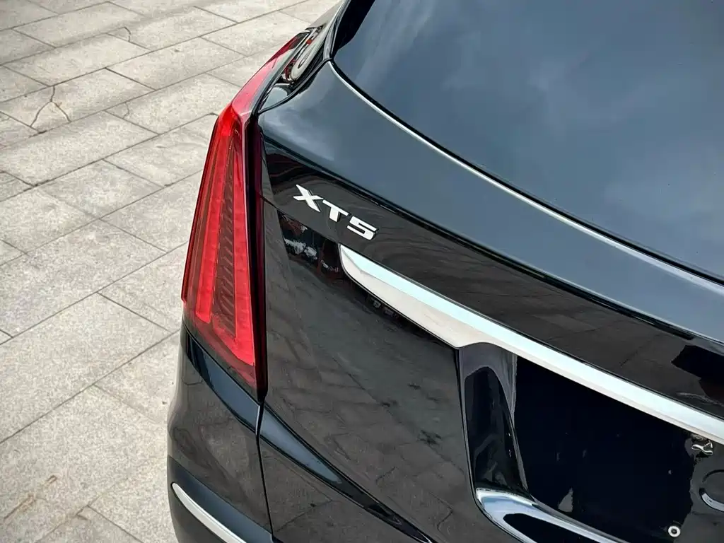 Cadillac XT5 2020 — фото 8