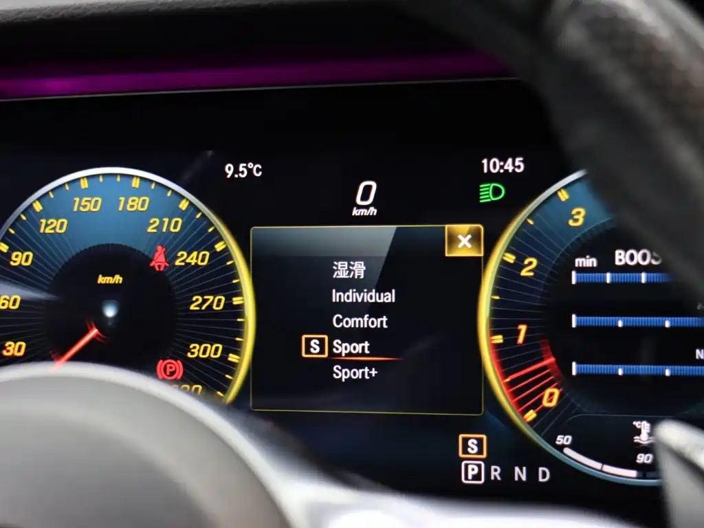 Mercedes-Benz AMG GT 2020 — фото 18